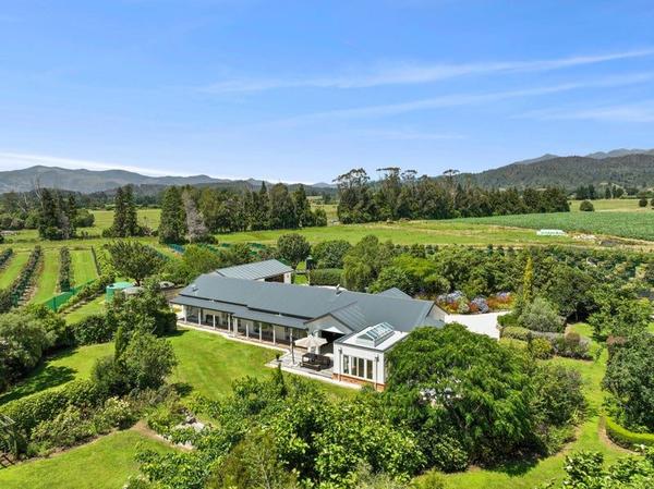 120 Patons Rock Road