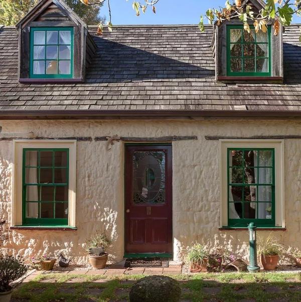 Bonnington Cottage - Historic Homestead & Accommodation