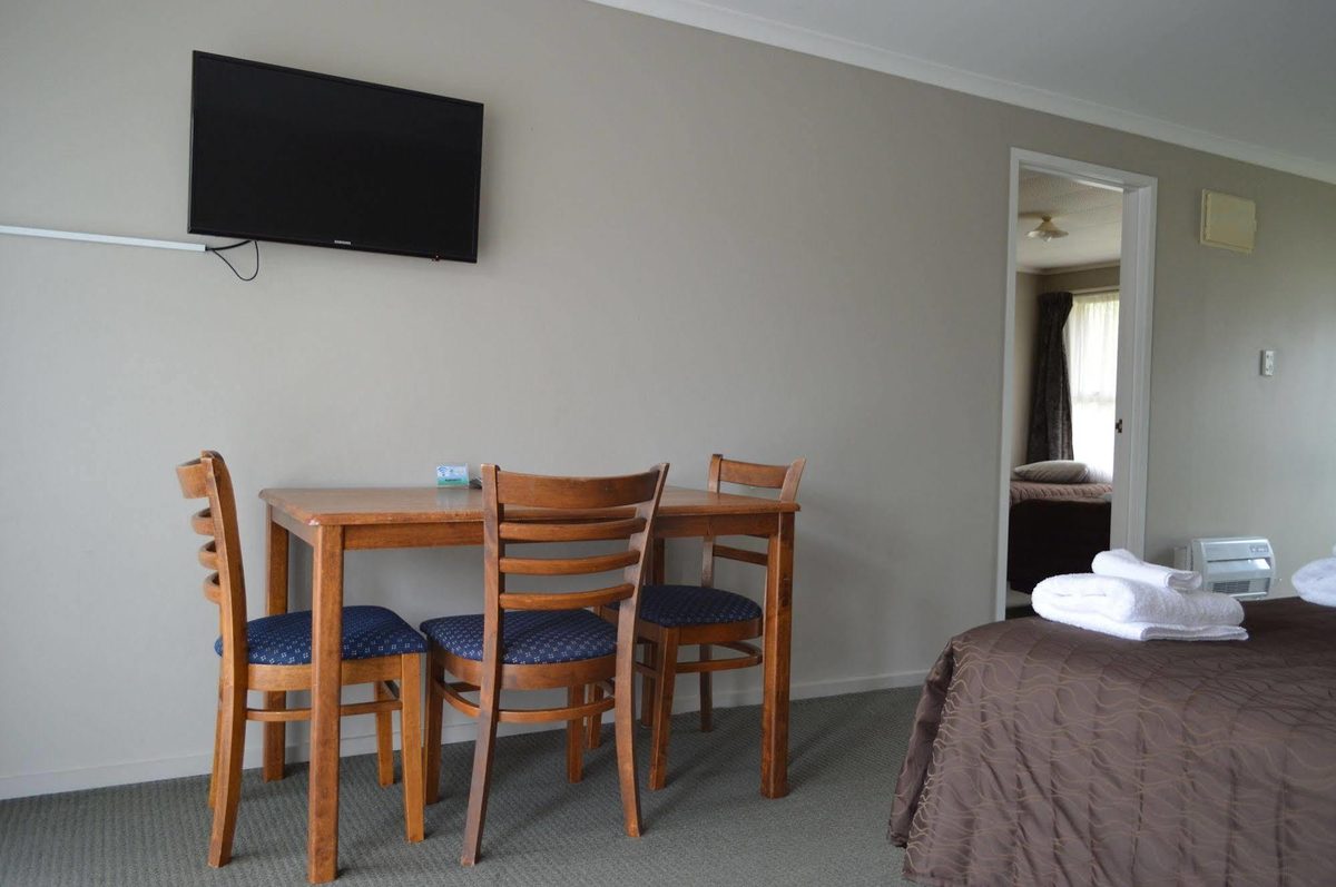 Brightwater Motor Inn photo 2