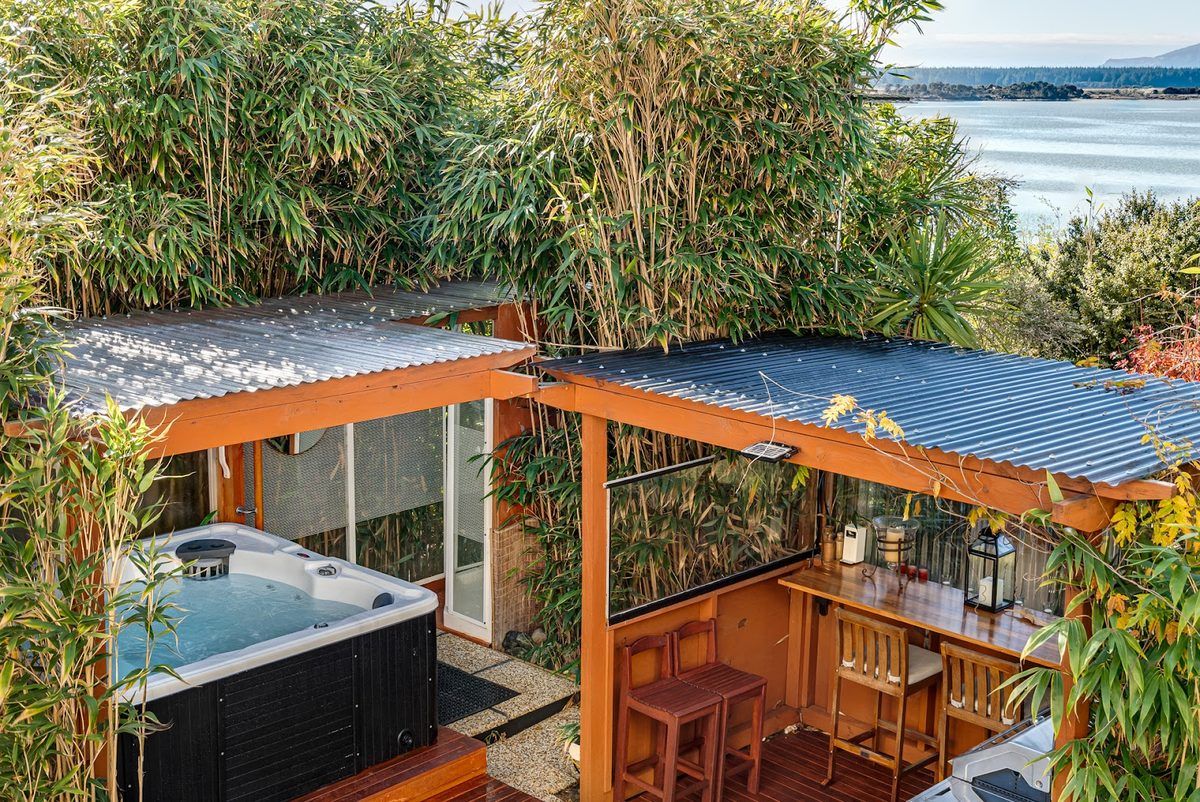 Camelot Island Retreat photo 1