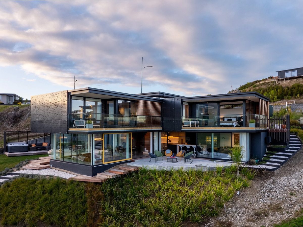 Contemporary Homes photo 3