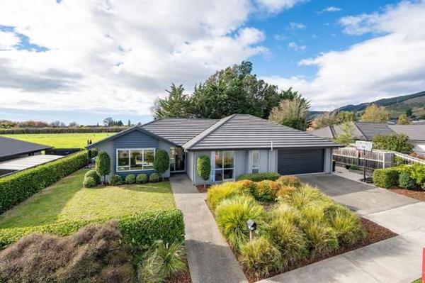 Emma McCashin - Summit Real Estate