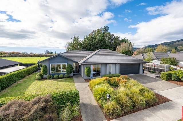 Emma McCashin - Summit Real Estate photo 1