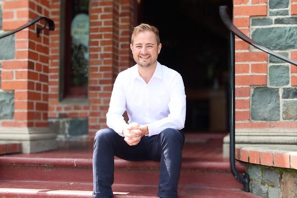 Gareth Lewis - Summit Real Estate Agent