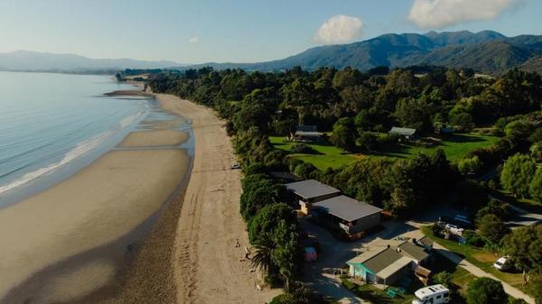 Golden Bay Beach Retreat