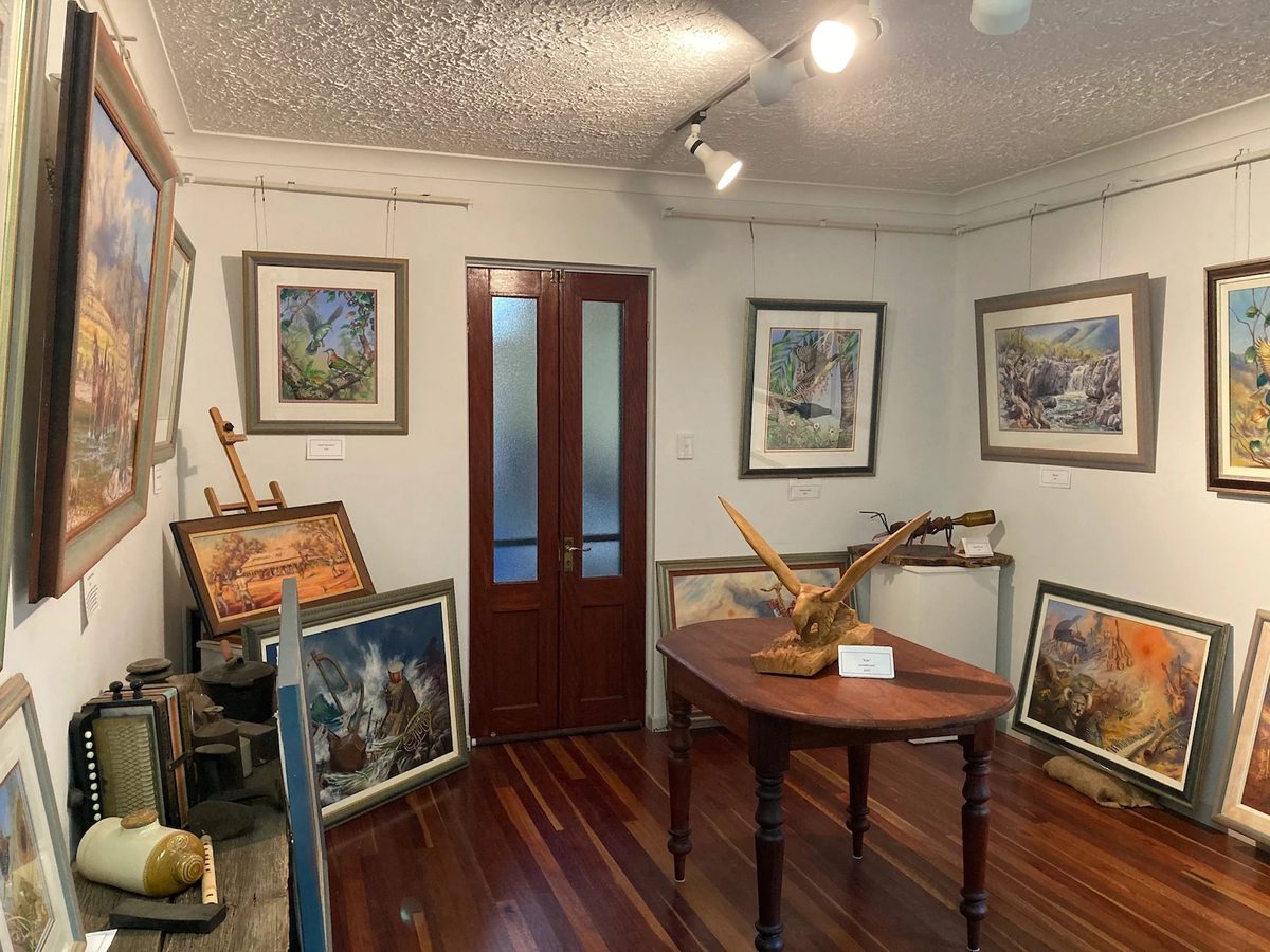 Graeme Stradling Studio Gallery photo 3