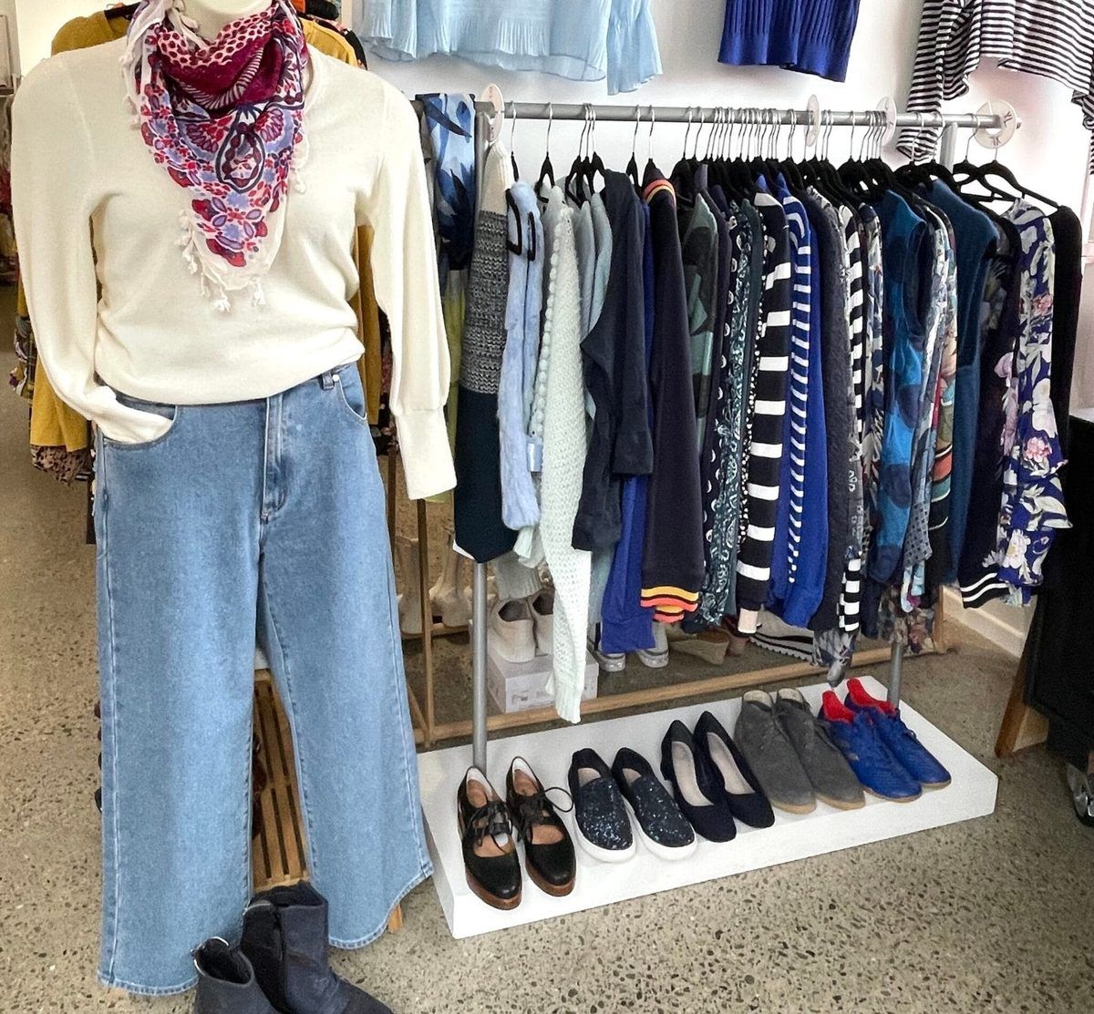 Jacqui's Pre-Loved and More photo 1