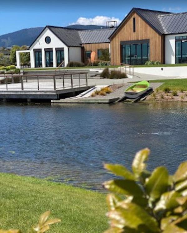 Lakehouse Salon Nelson