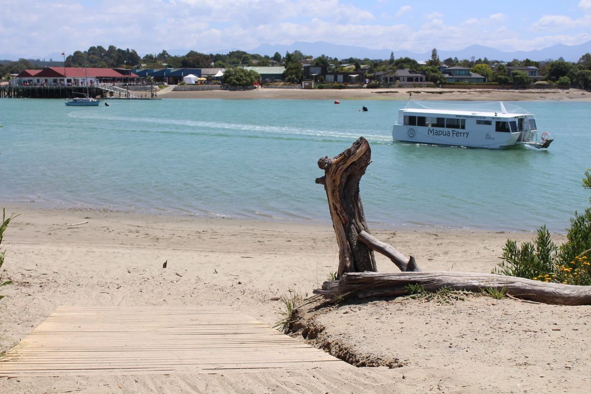 Mapua Ferry photo 2
