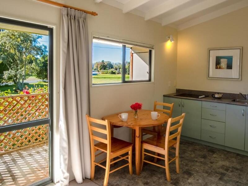 Marahau Riverside Cottages photo 2