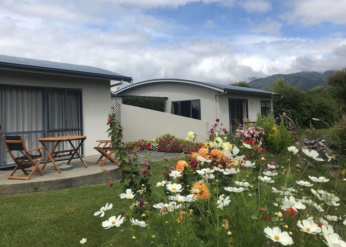 Patons Rock Beach Villas, Takaka, Golden Bay photo 1