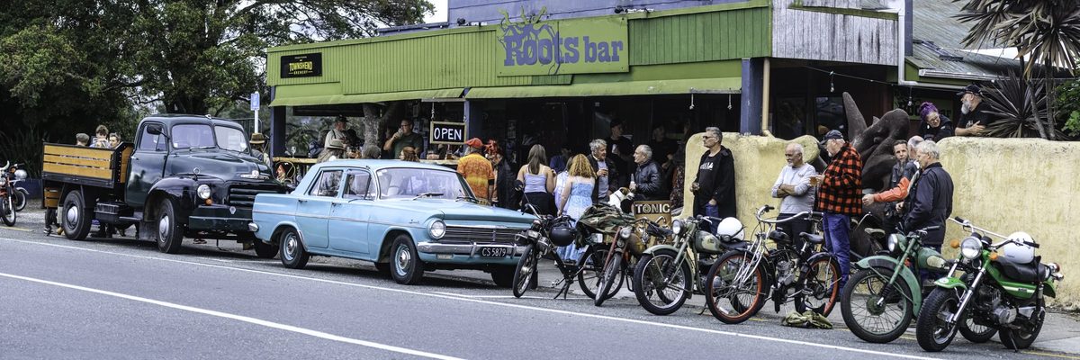 Roots Bar photo 1