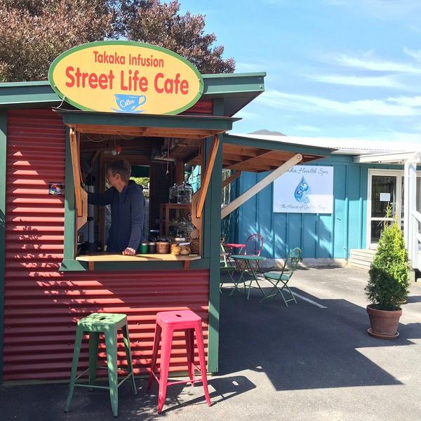 Takaka Infusion‘s „Street Life Cafe“