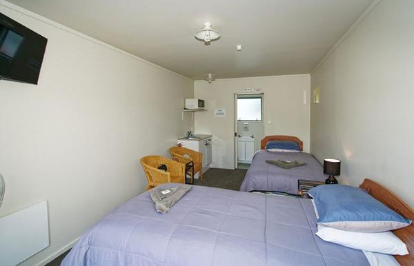Tapawera Motel and Bottle Store