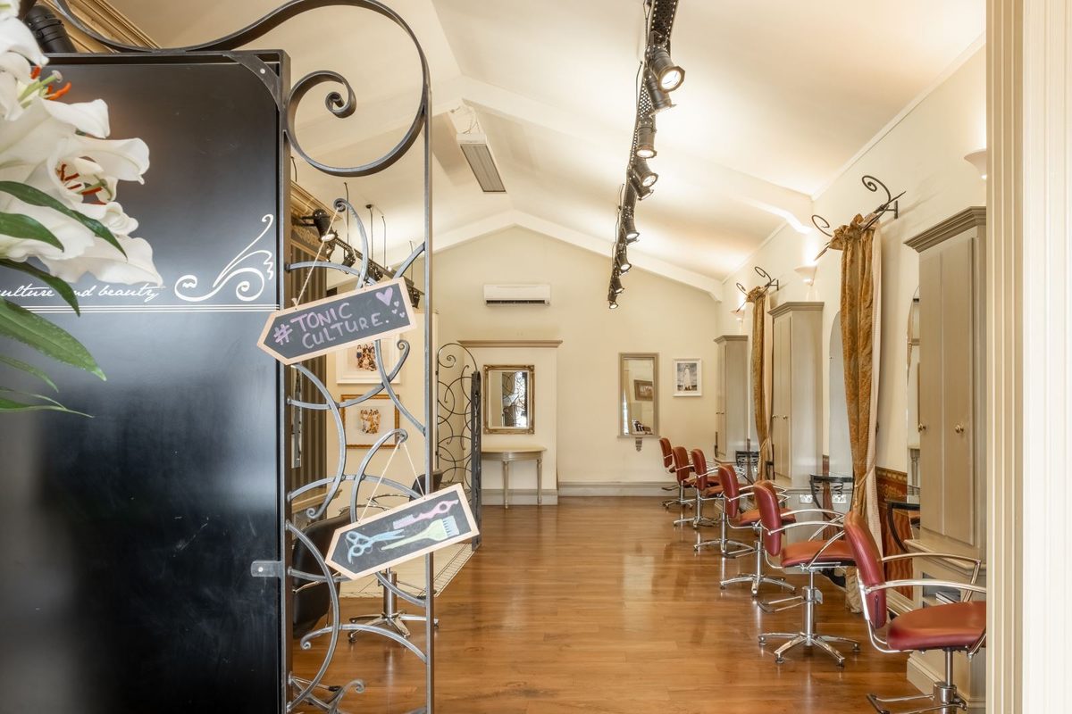 Tonic Hairculture and Beauty photo 2