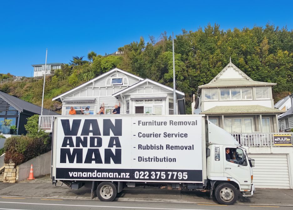 Van and a Storage Man Nelson photo 3